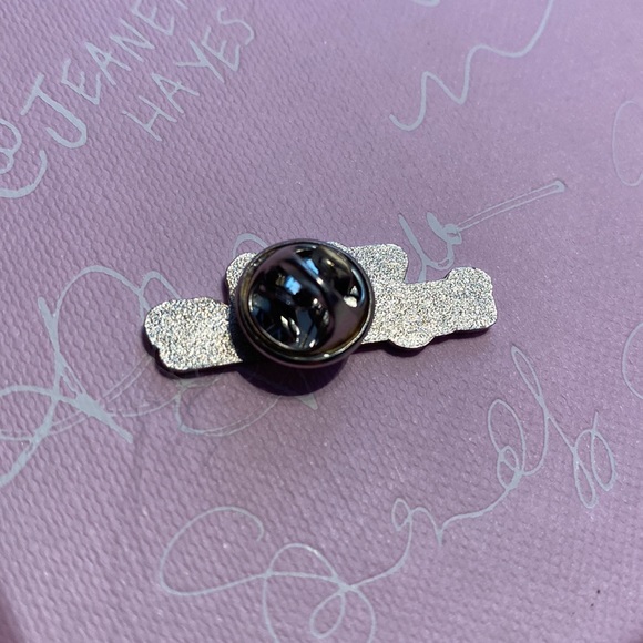 🎉 New What Boyfriend? Badge Pin - Picture 3 of 4